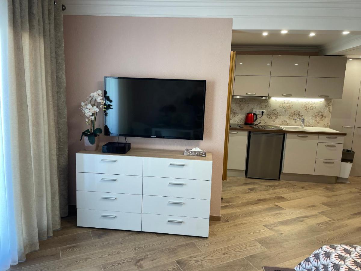 Studio With Swimming Pool 80 Meters Near The Beach Ница Екстериор снимка